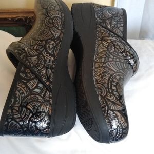 Dansko XP 20 nursing shoes size 40 brand new